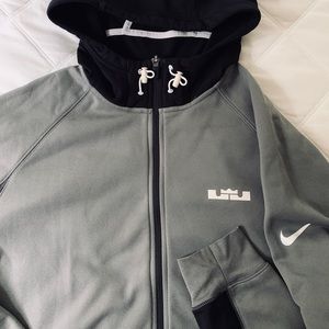 Nike Lebron Therma-Fit Hoodie